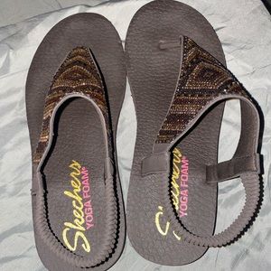 Sketchers yoga mat sandals
